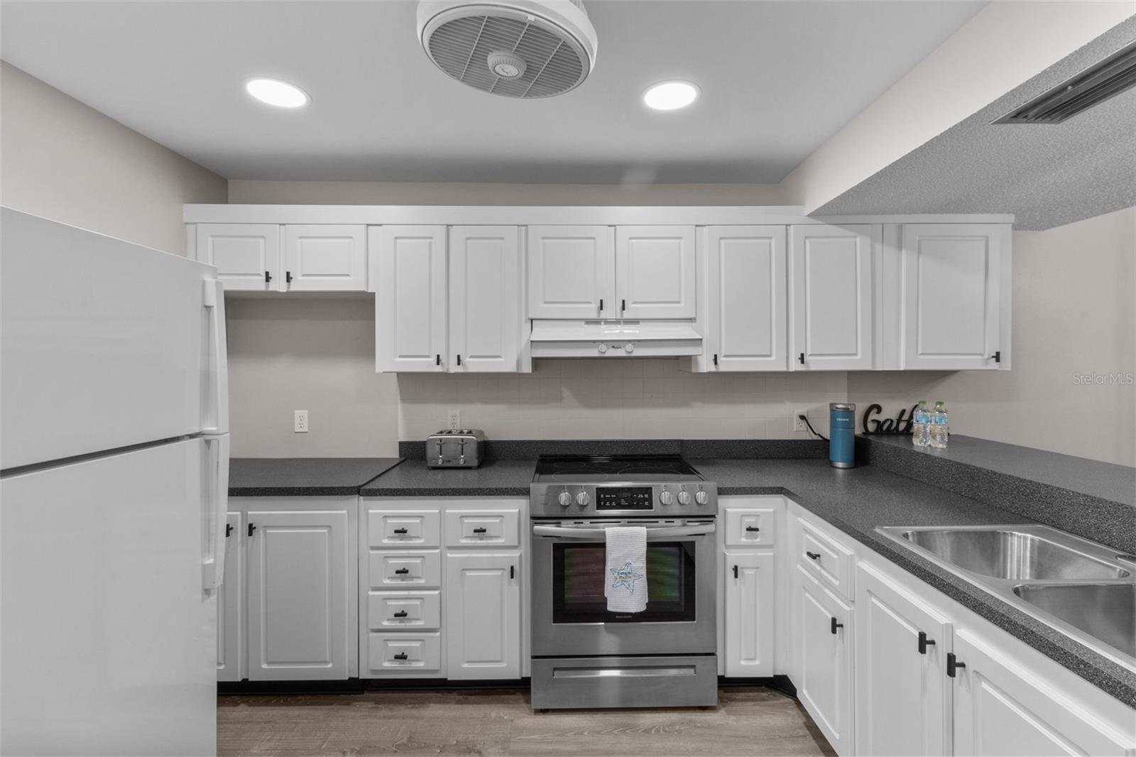 Image 5 of 40 For 11945 143rd Street 7119