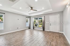 Image 6 of 24 For 2205 Quincy Street S