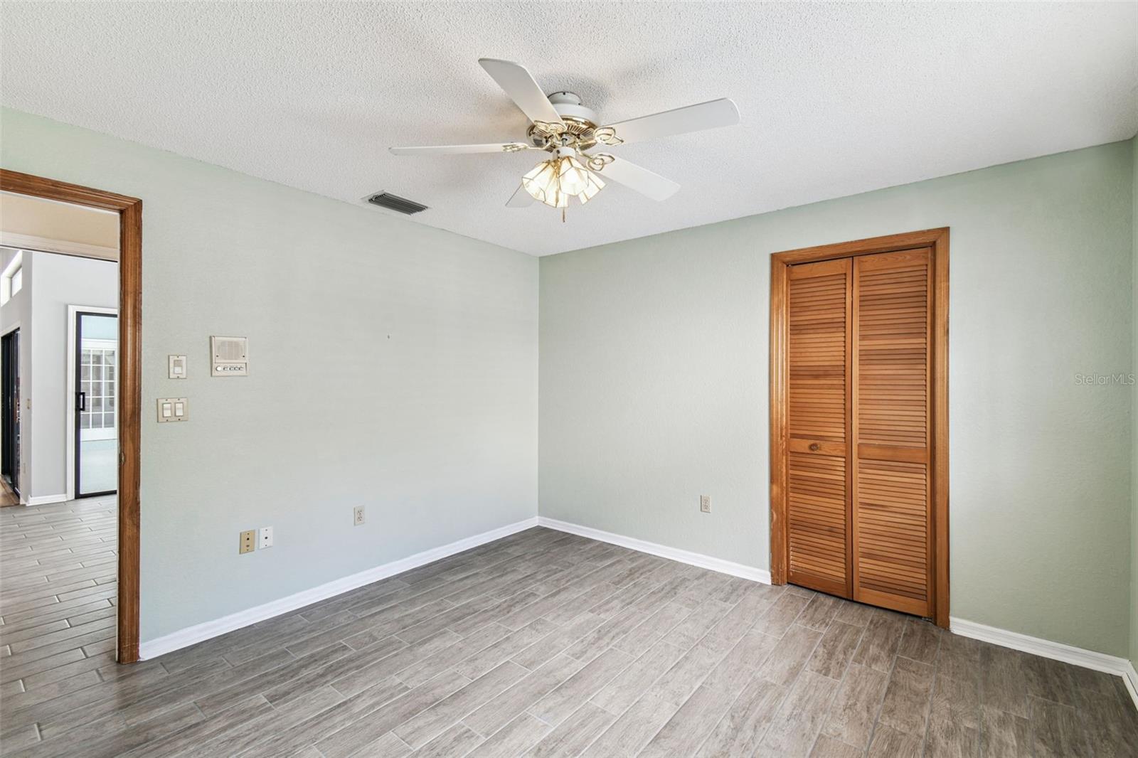Image 35 of 91 For 3287 Deltona Boulevard