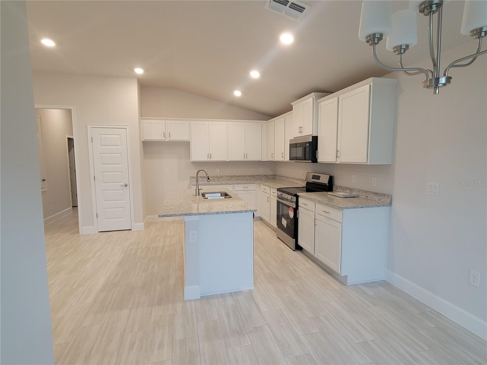 Image 10 of 31 For 13046 Kent Bradley Street