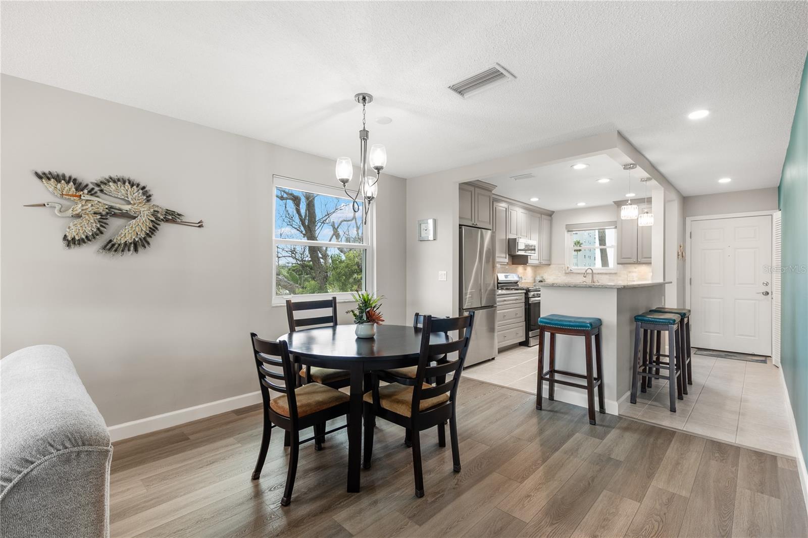 Image 10 of 39 For 5925 Shore Boulevard S 215