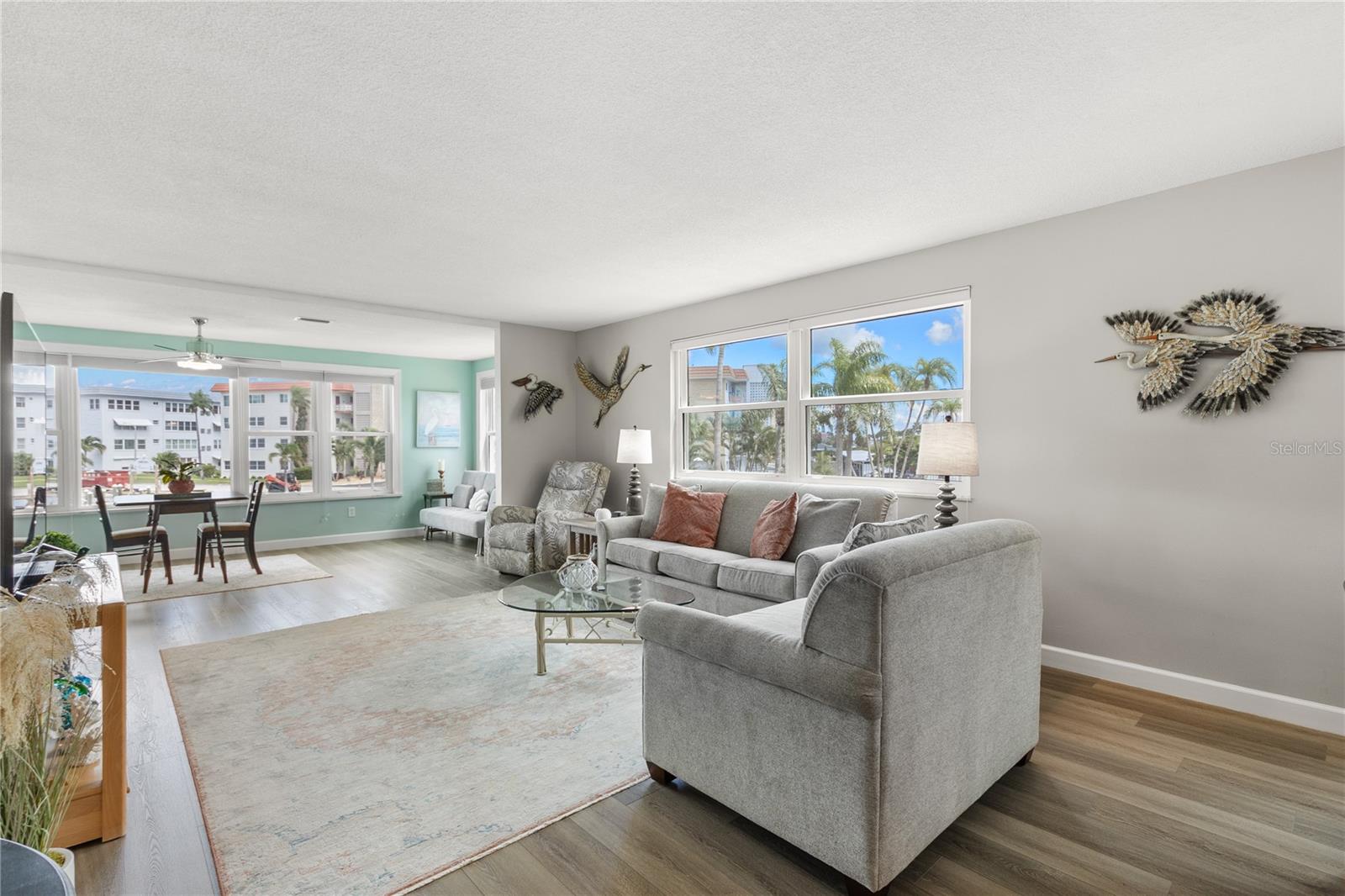 Image 21 of 39 For 5925 Shore Boulevard S 215