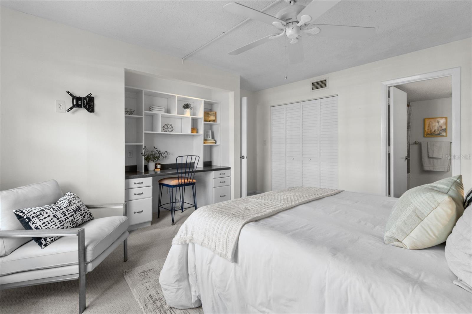 Image 16 of 44 For 3970 37th Street S 14