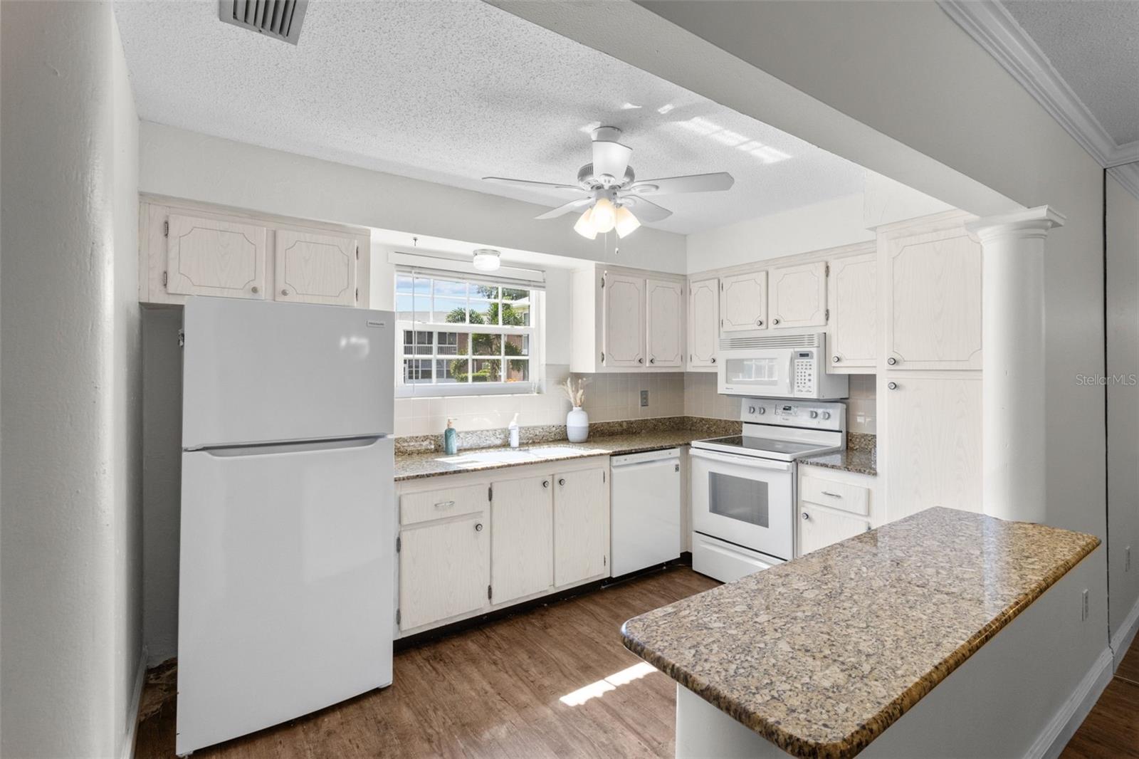 Image 7 of 44 For 3970 37th Street S 14