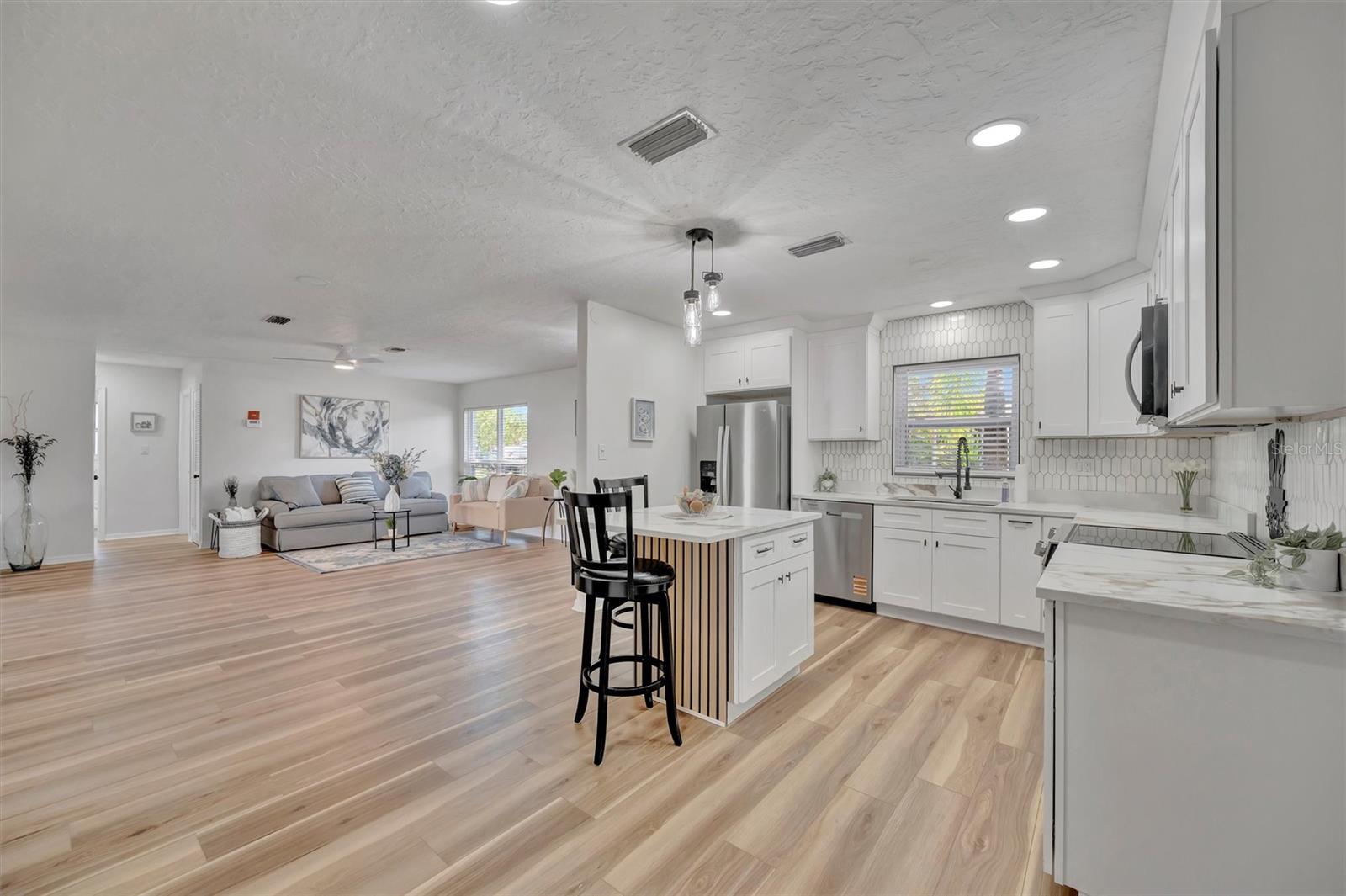 Image 13 of 59 For 6209 Flamingo Drive