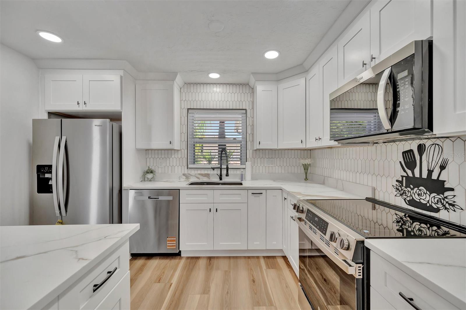 Image 14 of 59 For 6209 Flamingo Drive