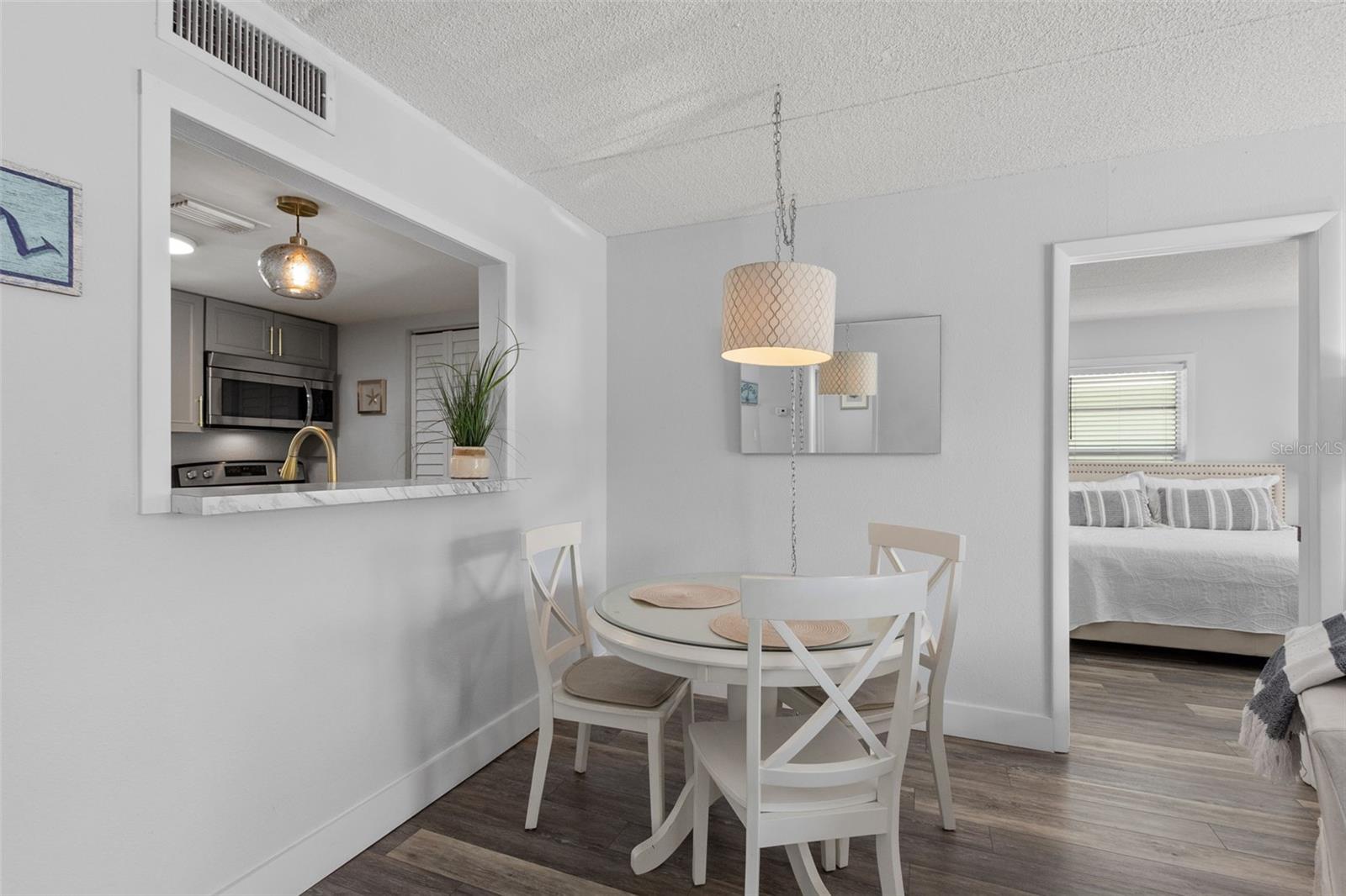 Image 10 of 42 For 464 Paula Drive 207