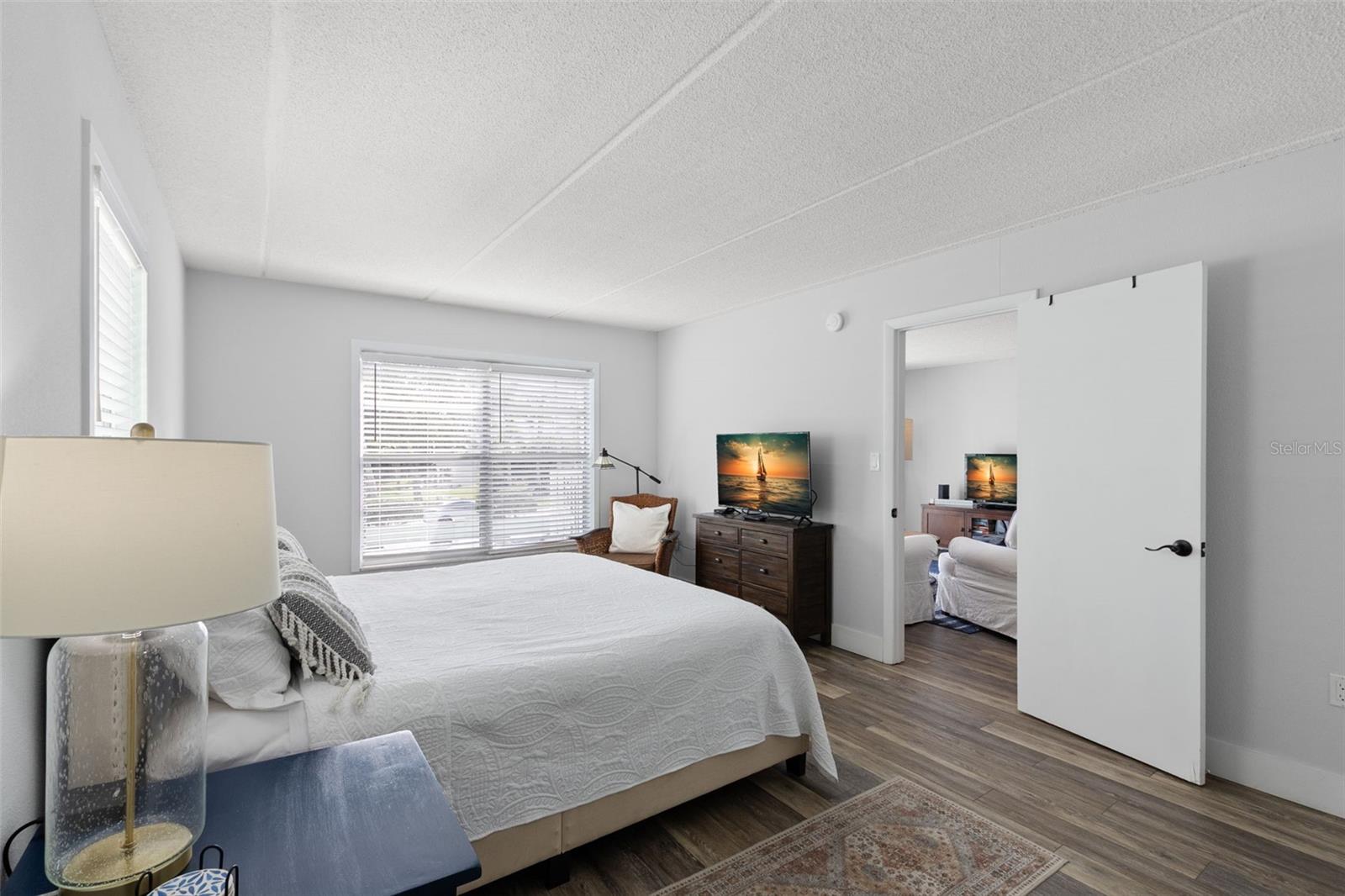 Image 22 of 42 For 464 Paula Drive 207