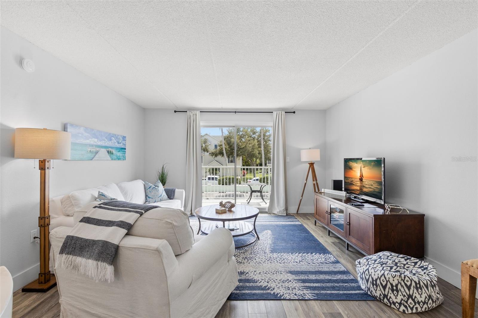 Image 7 of 42 For 464 Paula Drive 207