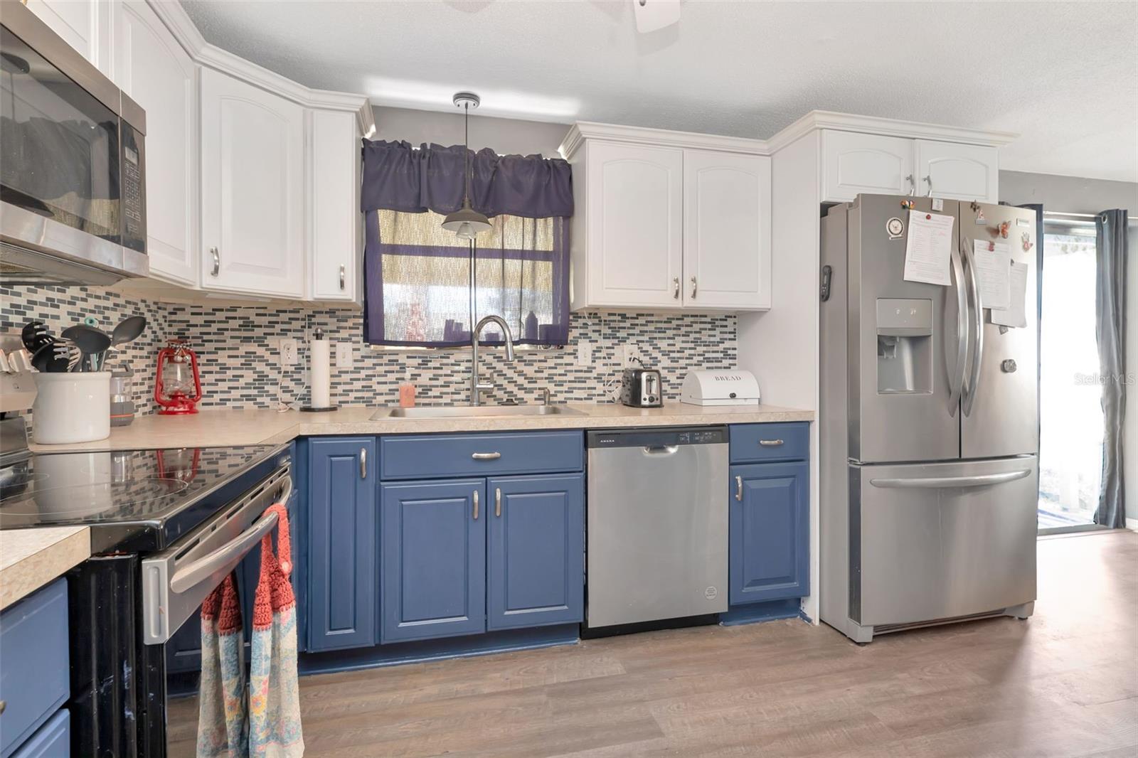 Image 13 of 27 For 10301 Orchid Drive