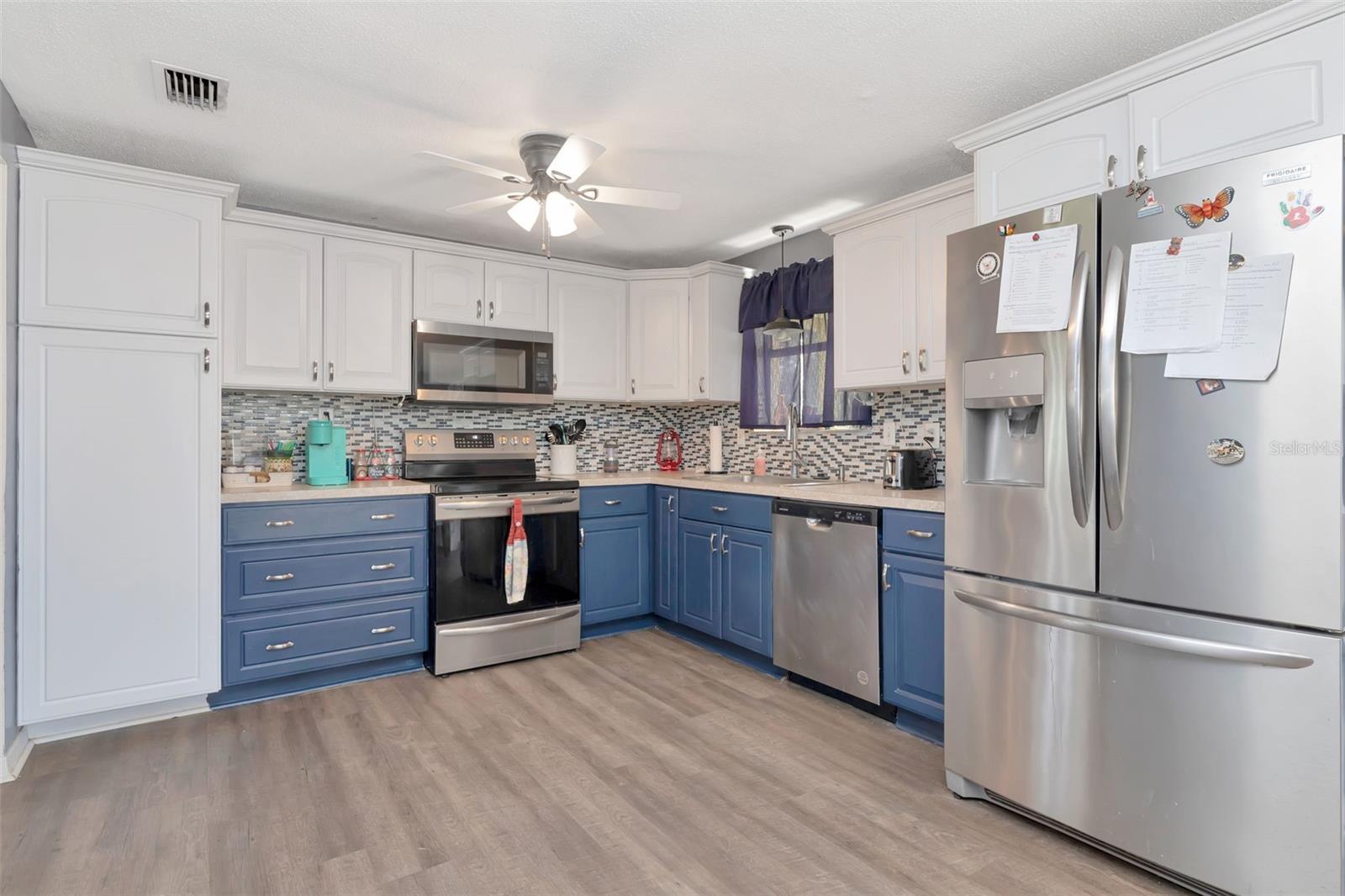 Image 14 of 27 For 10301 Orchid Drive