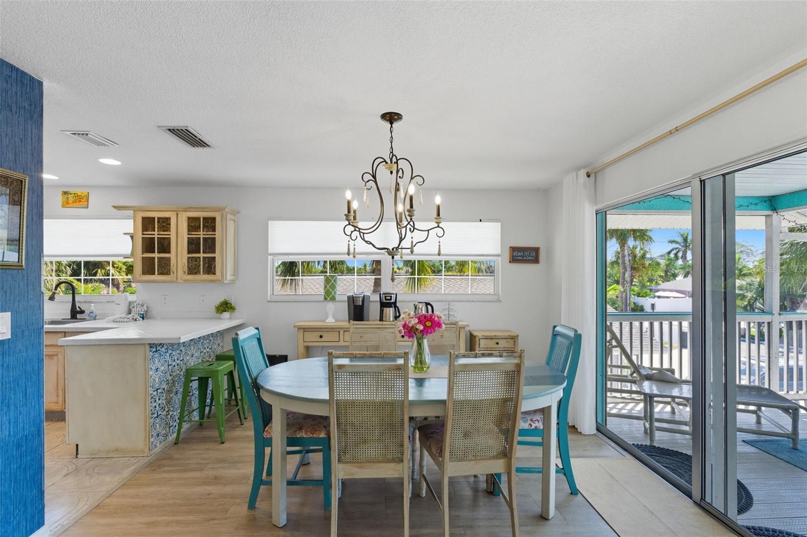 Image 12 of 76 For 206 14th Avenue