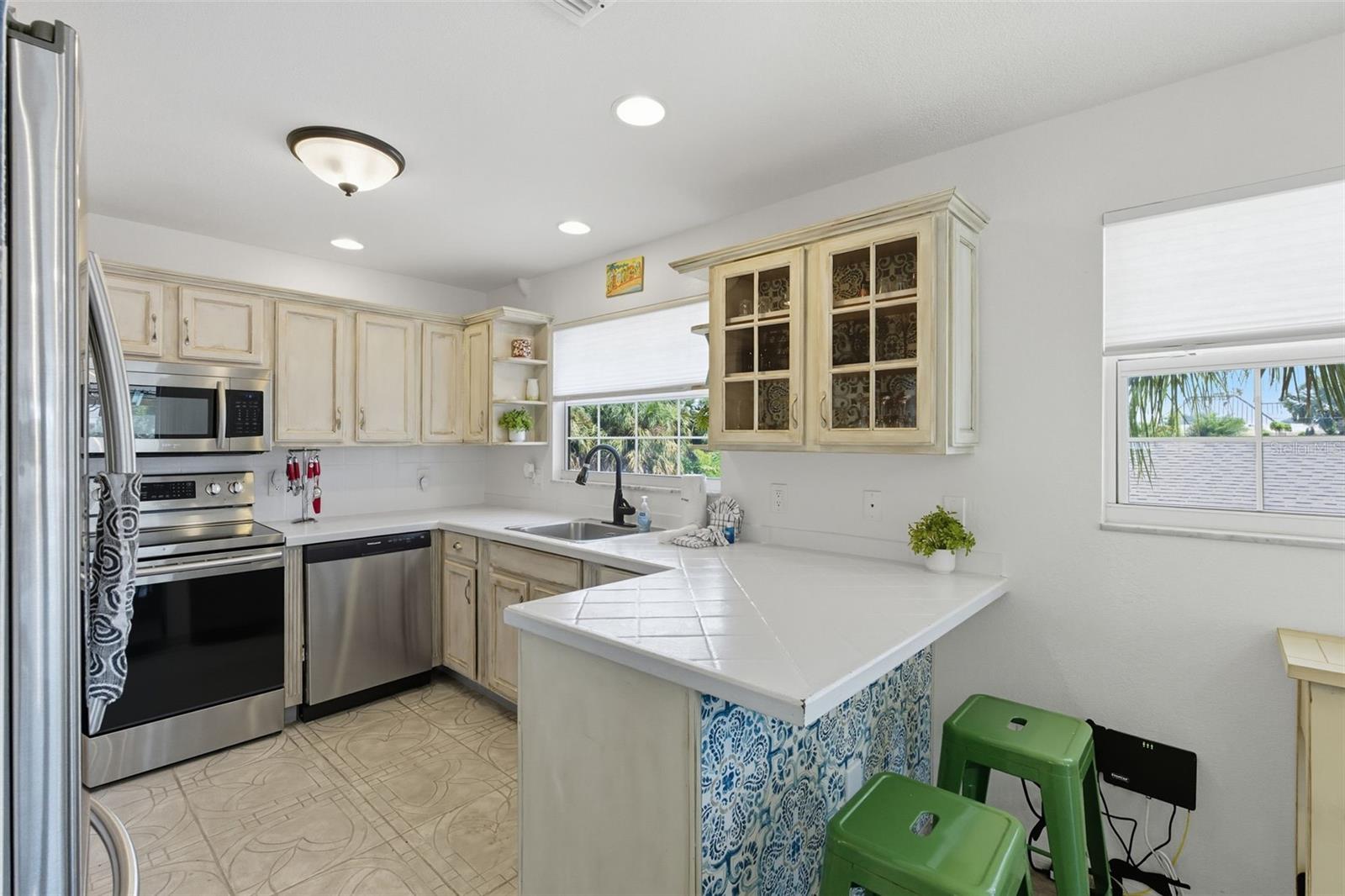 Image 14 of 76 For 206 14th Avenue