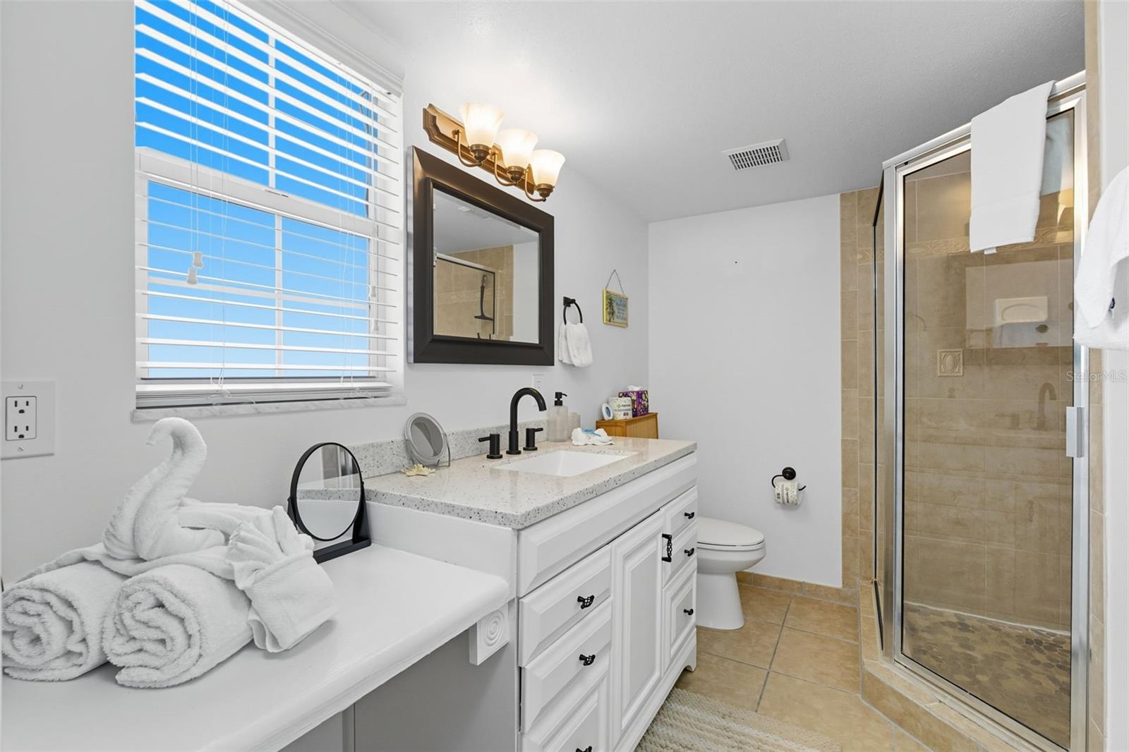 Image 37 of 76 For 206 14th Avenue