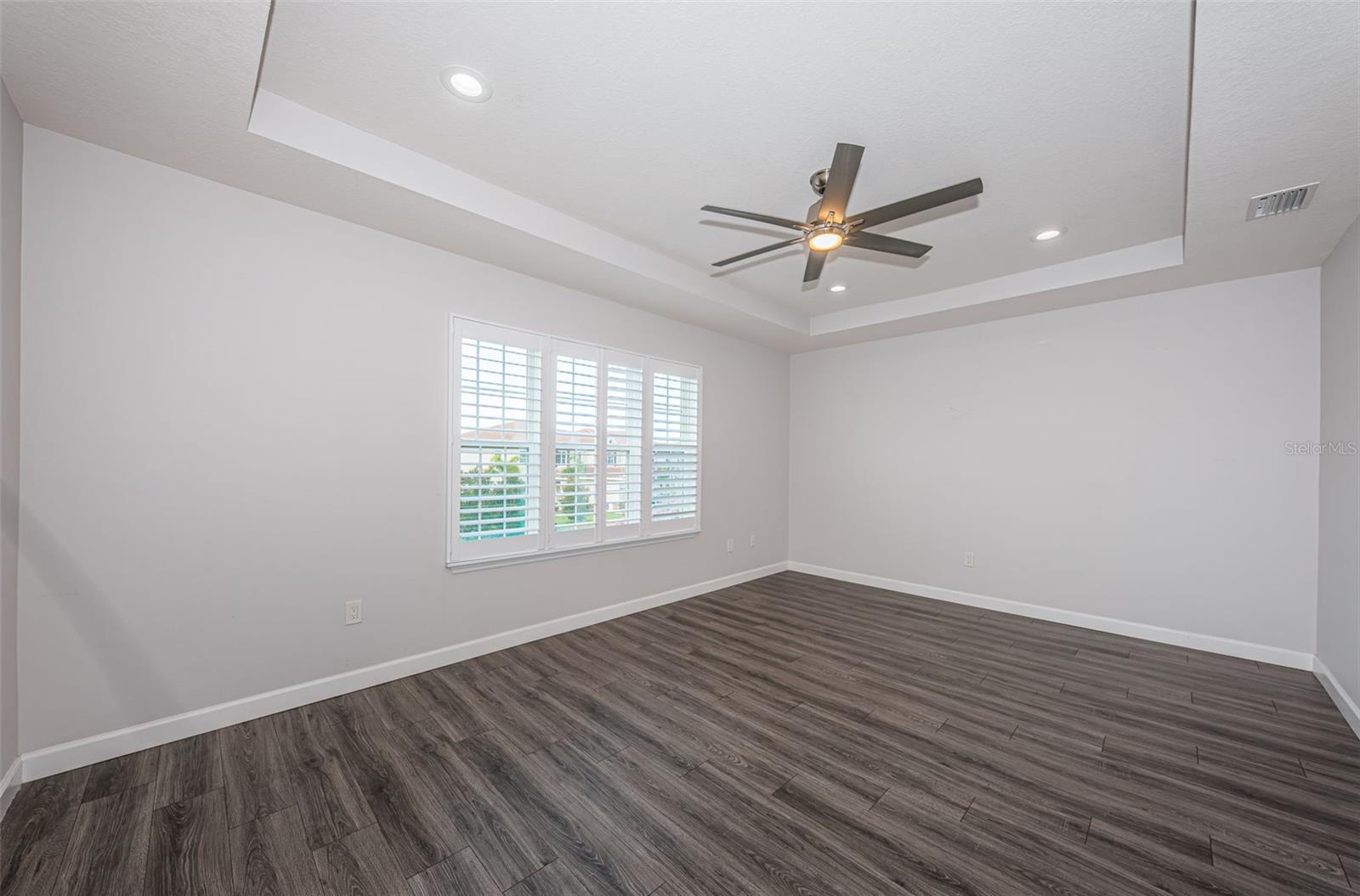 Image 10 of 41 For 575 53rd Avenue N