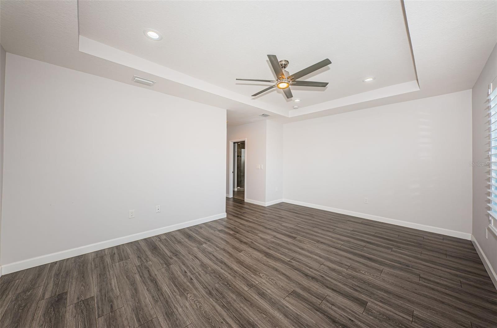 Image 11 of 41 For 575 53rd Avenue N