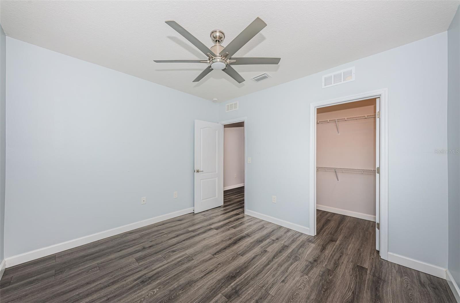 Image 20 of 41 For 575 53rd Avenue N