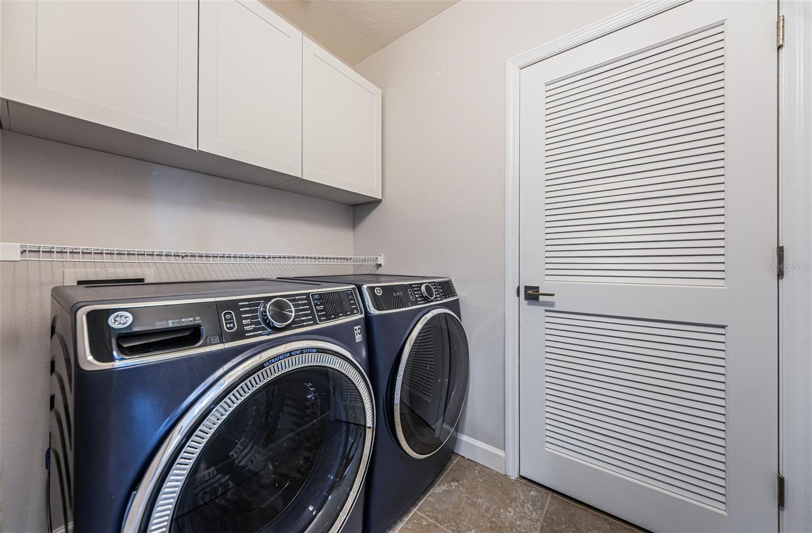Image 21 of 41 For 575 53rd Avenue N