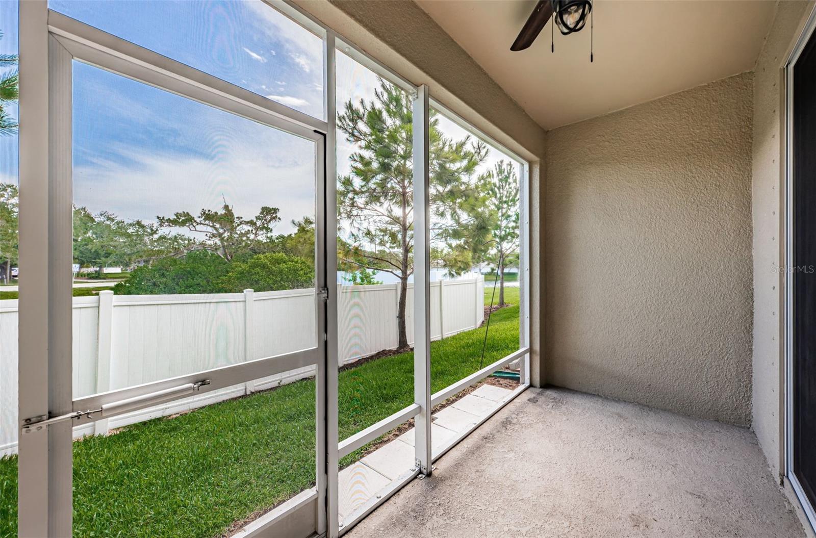 Image 24 of 41 For 575 53rd Avenue N