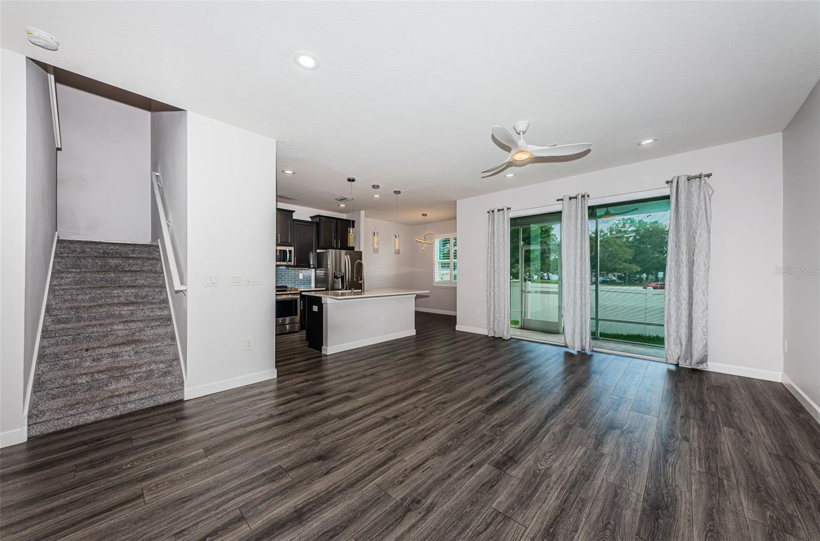 Image 4 of 41 For 575 53rd Avenue N
