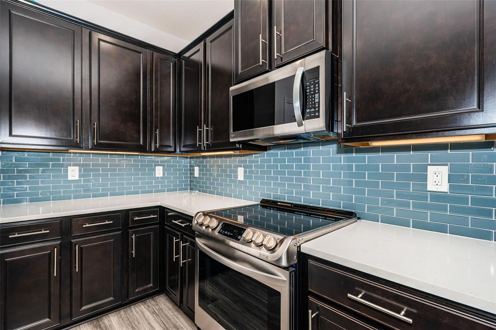 Image 7 of 41 For 575 53rd Avenue N