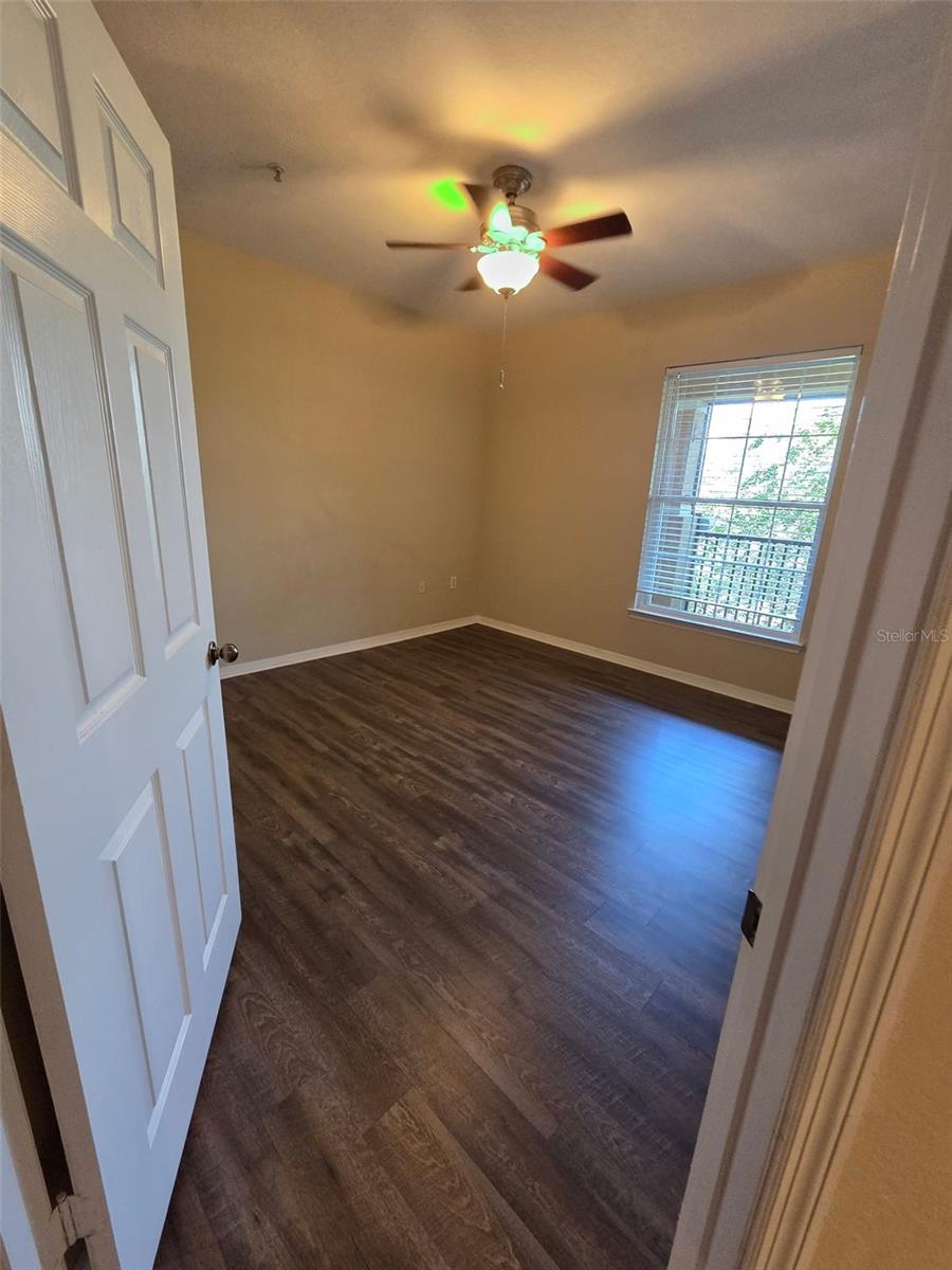 Image 8 of 10 For 10106 Courtney Oaks Circle 301