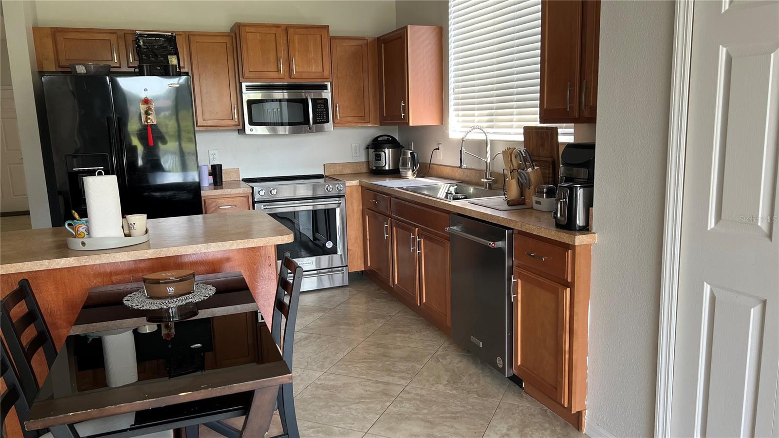 Image 11 of 27 For 3921 Stornoway Drive