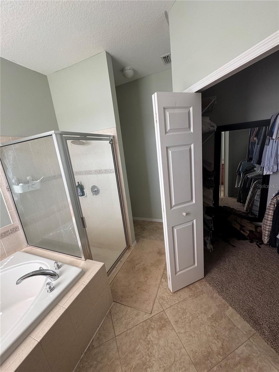 Image 18 of 27 For 3921 Stornoway Drive