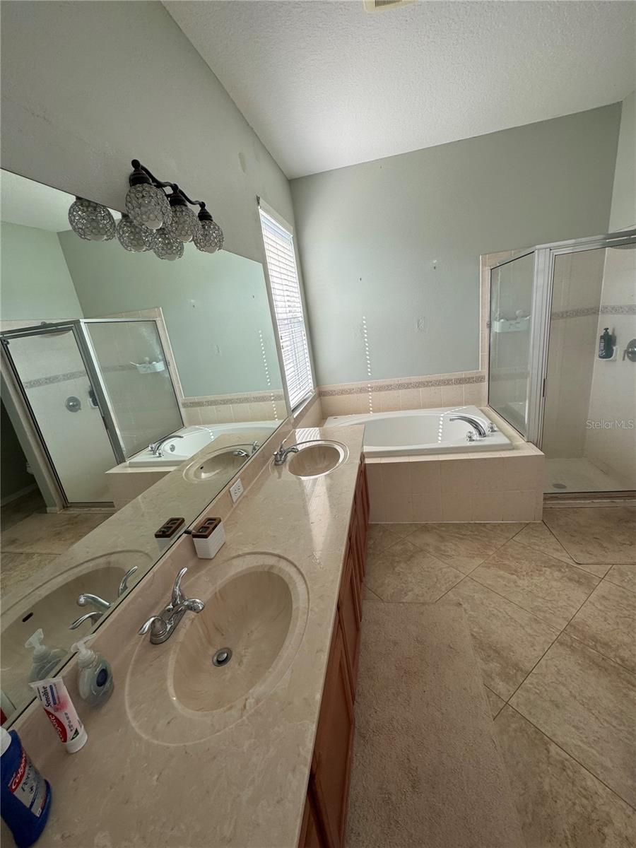Image 21 of 27 For 3921 Stornoway Drive