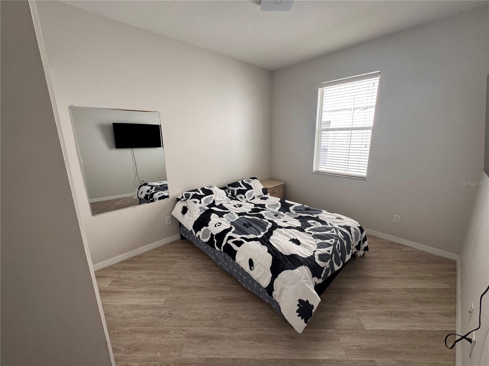 Image 23 of 27 For 3921 Stornoway Drive