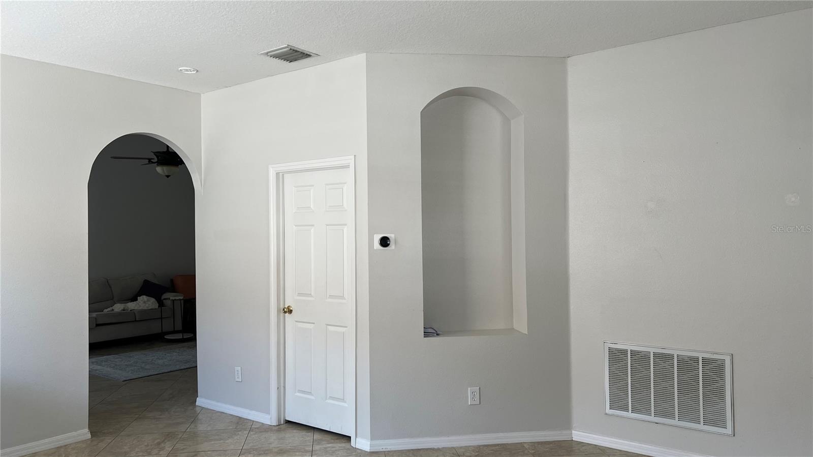 Image 5 of 27 For 3921 Stornoway Drive