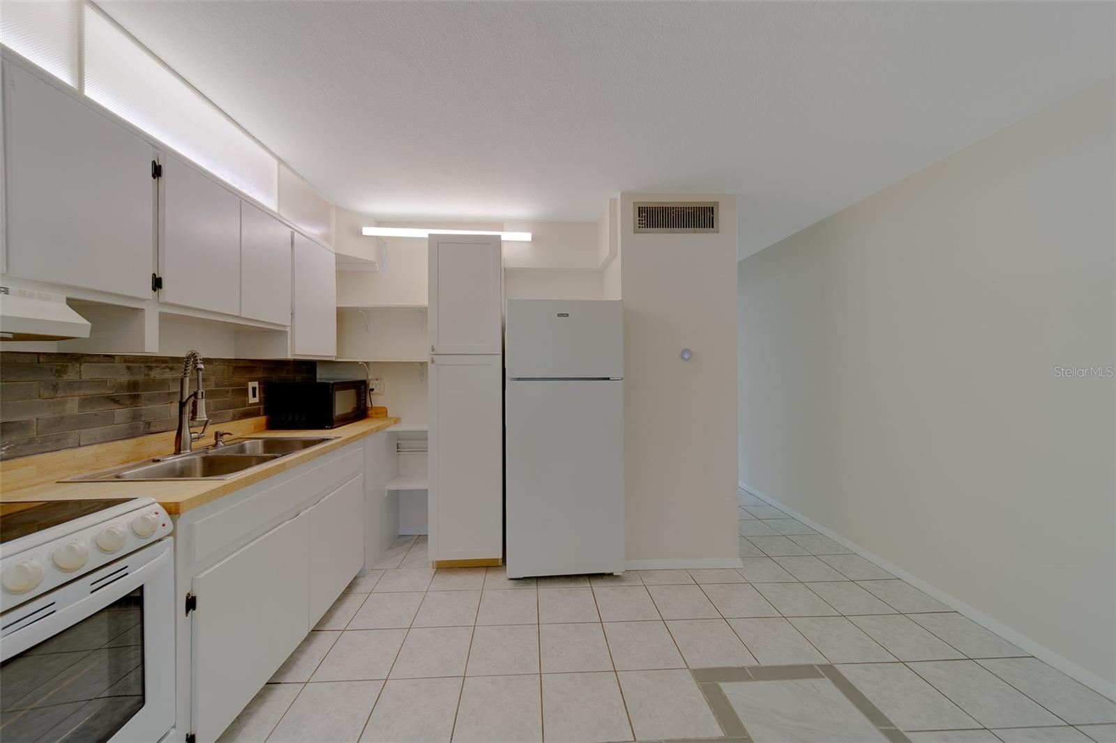 Image 7 of 25 For 2500 Harn Boulevard F12