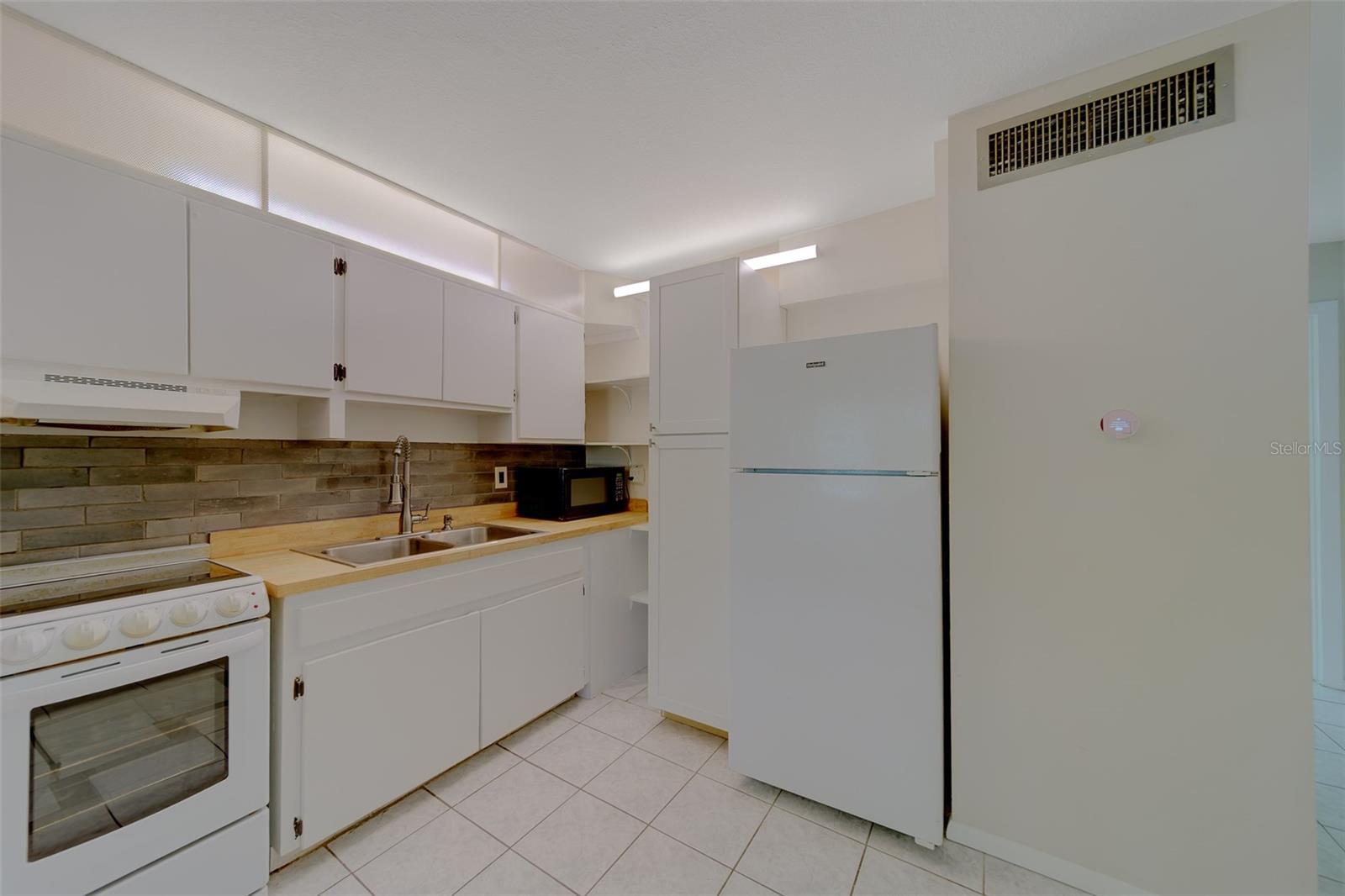 Image 8 of 25 For 2500 Harn Boulevard F12