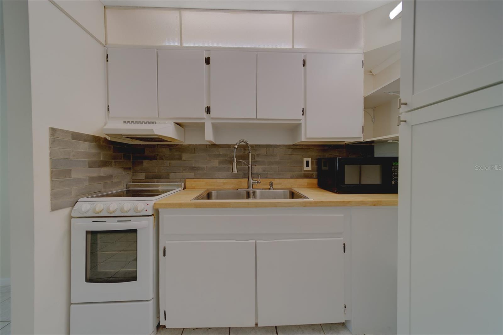 Image 9 of 25 For 2500 Harn Boulevard F12
