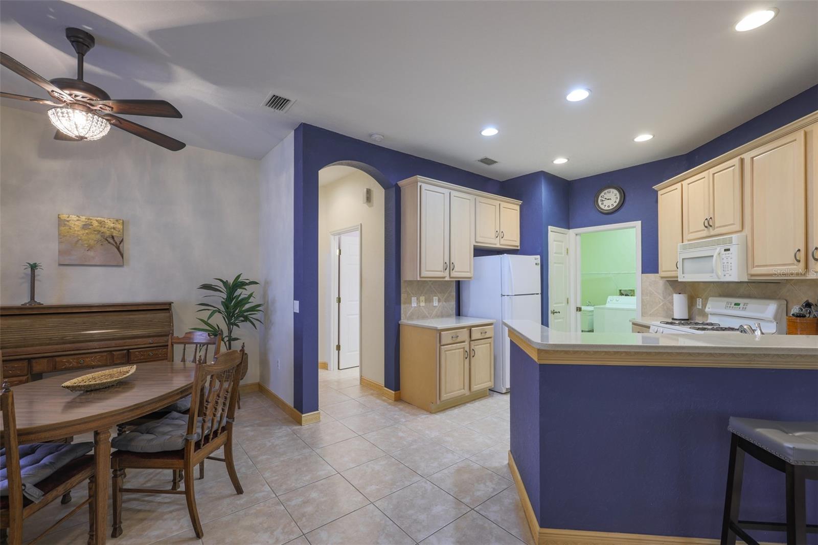 Image 9 of 61 For 2050 Sifield Greens Way 19