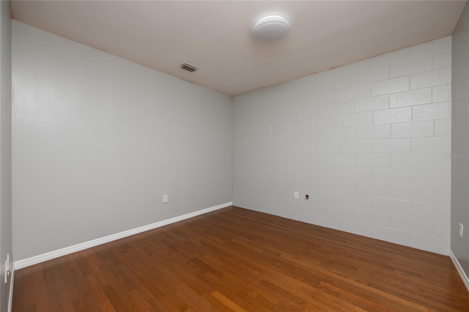 Image 15 of 29 For 1615 5th Avenue 1