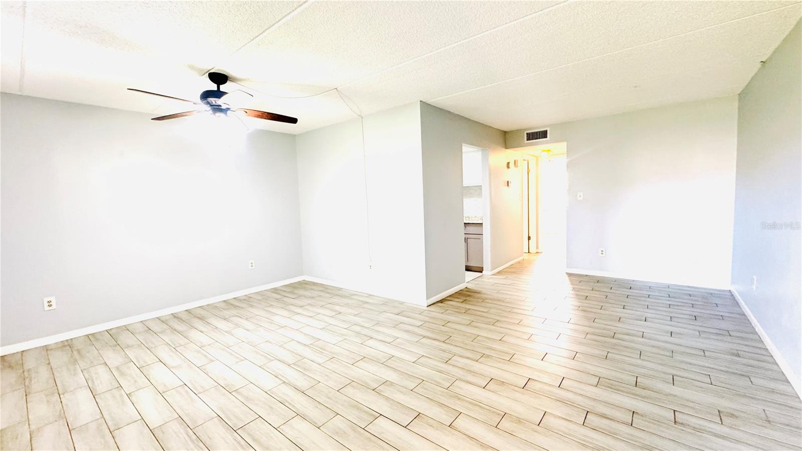 Image 4 of 19 For 4702 Michael Court 143