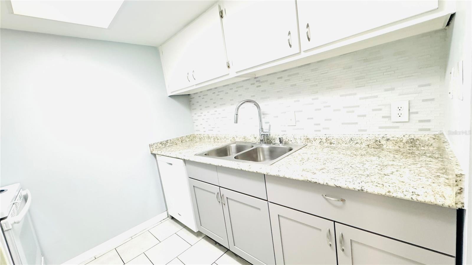 Image 8 of 19 For 4702 Michael Court 143