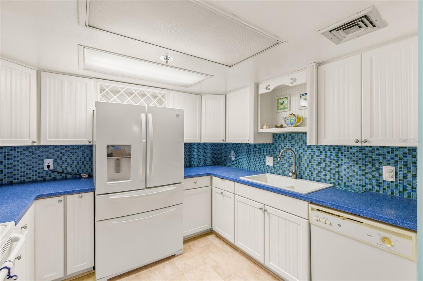 Image 11 of 48 For 1 Key Capri  102e