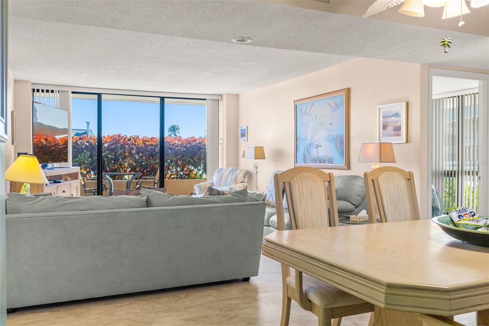 Image 17 of 48 For 1 Key Capri  102e