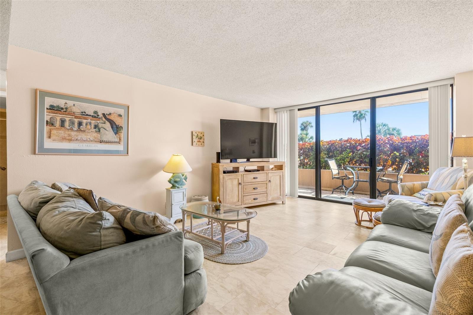 Image 20 of 48 For 1 Key Capri  102e