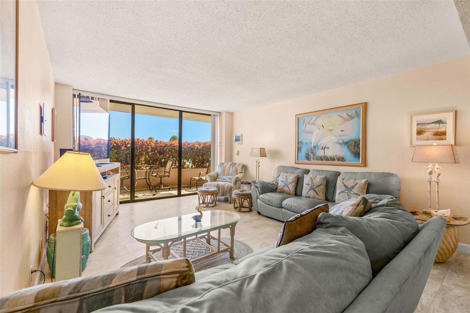 Image 22 of 48 For 1 Key Capri  102e