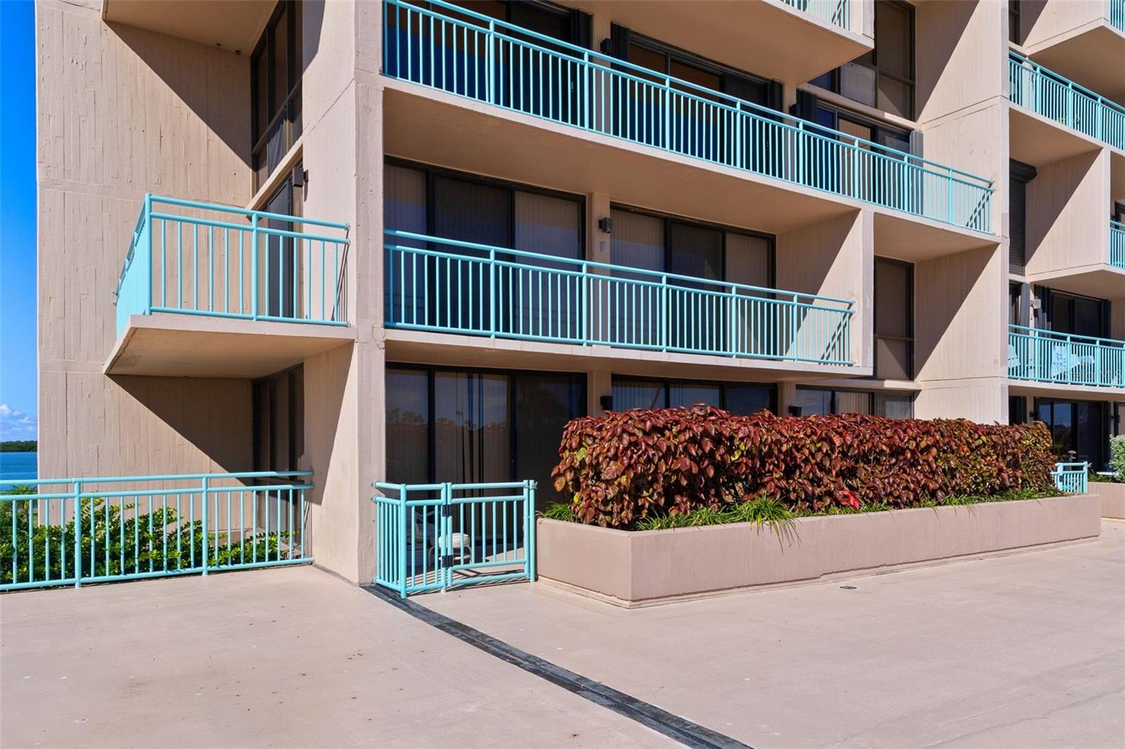 Image 4 of 48 For 1 Key Capri  102e