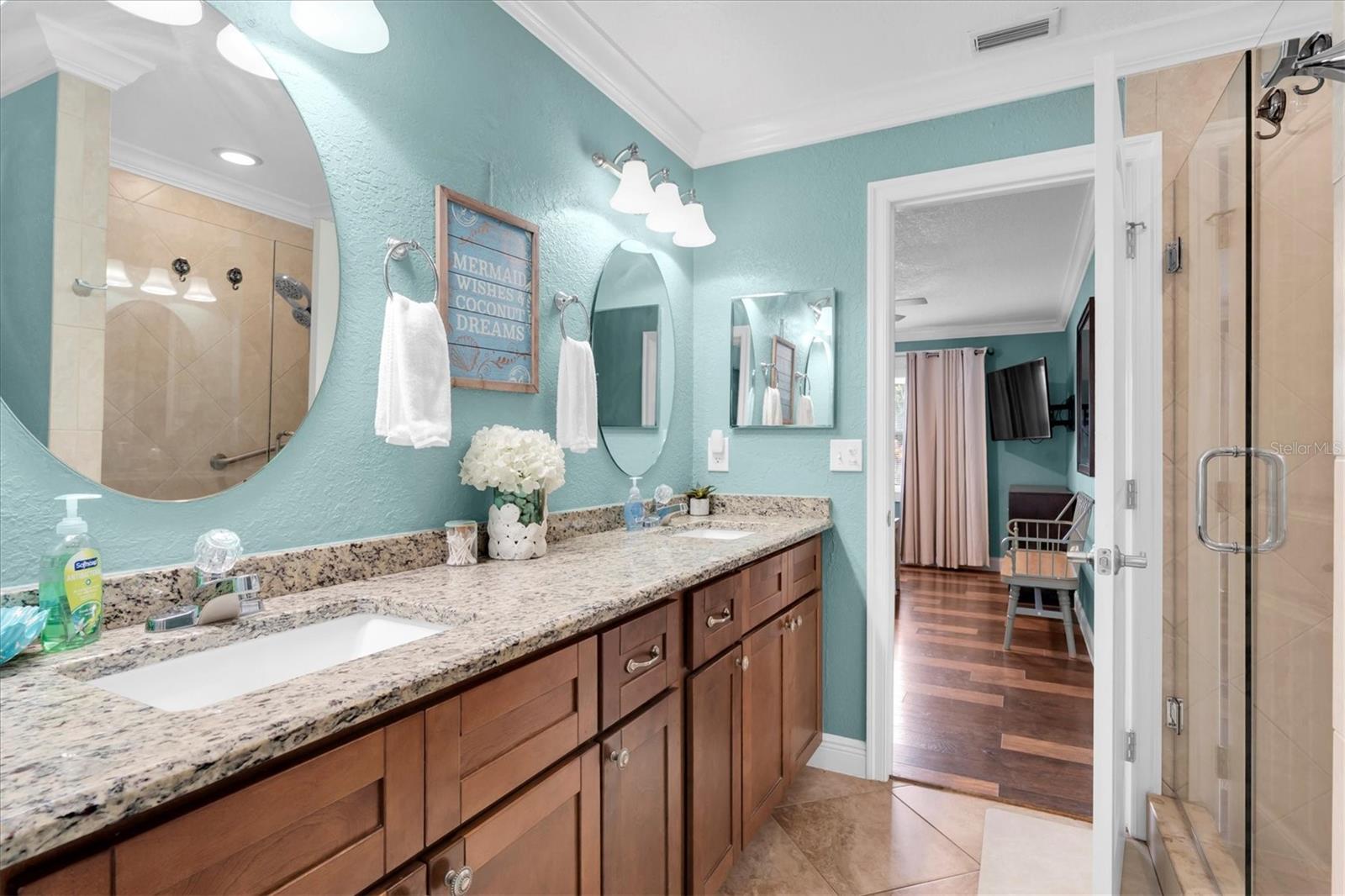 Image 19 of 48 For 10038 84th Street