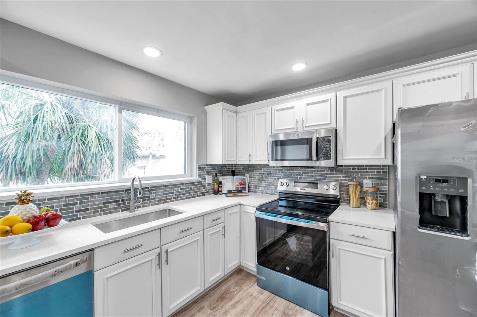 Image 10 of 44 For 6311 Newtown Circle 11b1