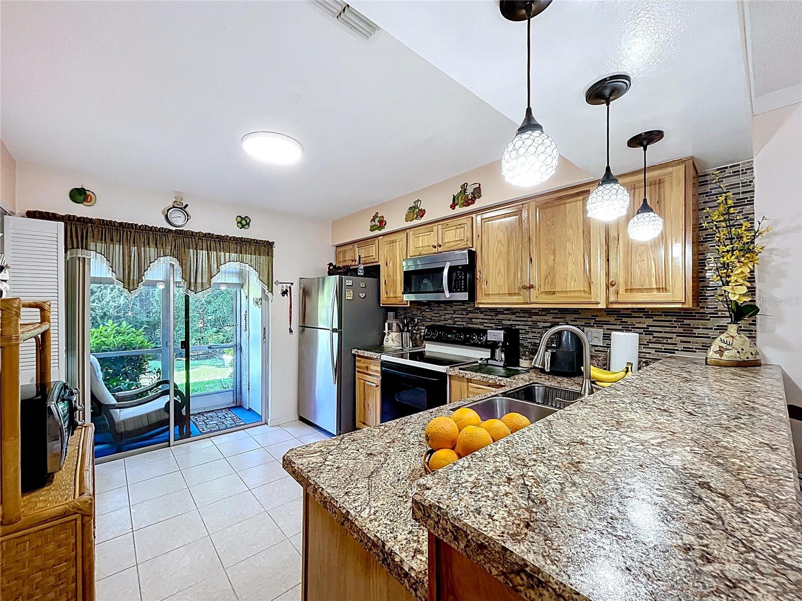 Image 11 of 36 For 4916 Sunnybrook Drive 14