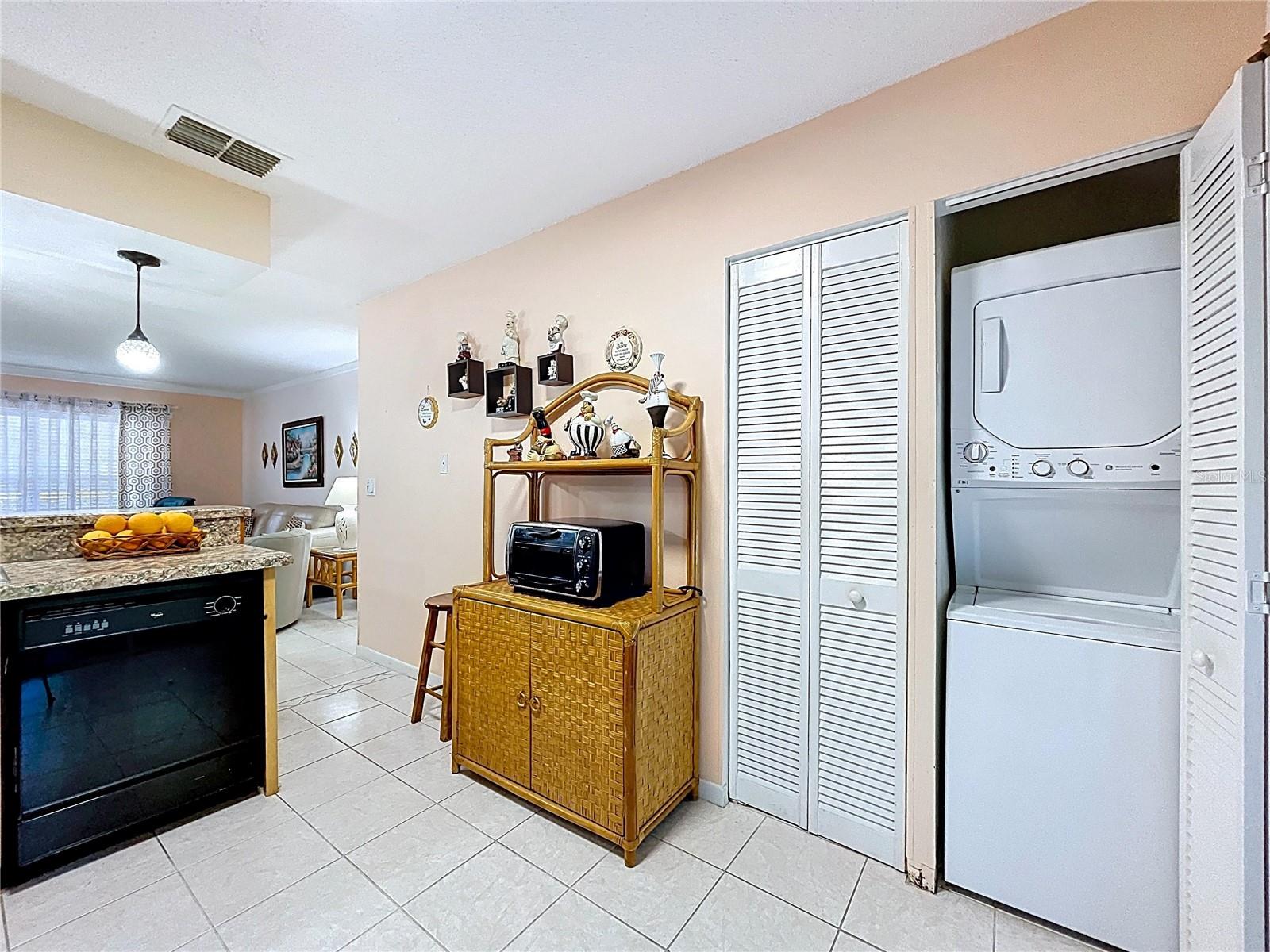 Image 13 of 36 For 4916 Sunnybrook Drive 14