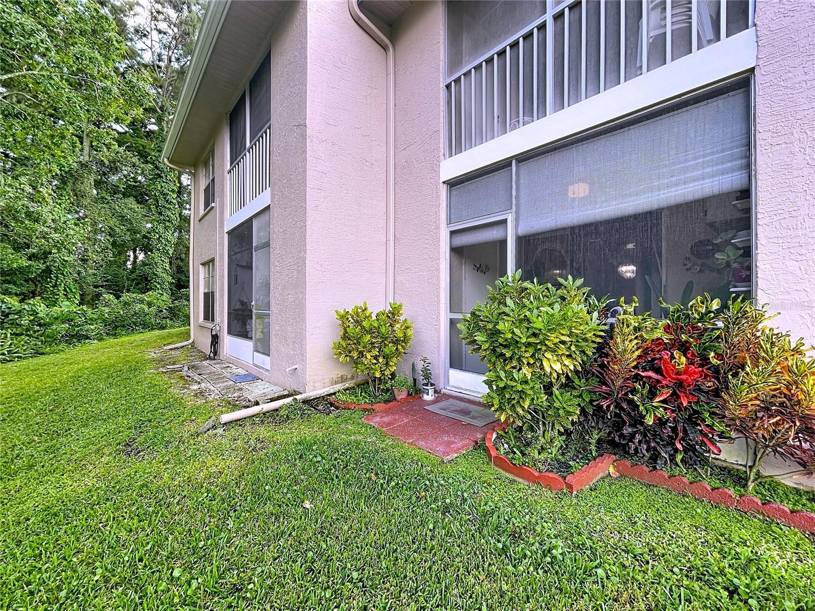 Image 16 of 36 For 4916 Sunnybrook Drive 14