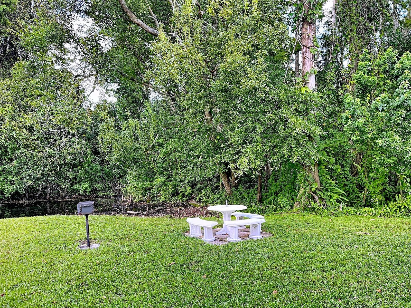 Image 17 of 36 For 4916 Sunnybrook Drive 14