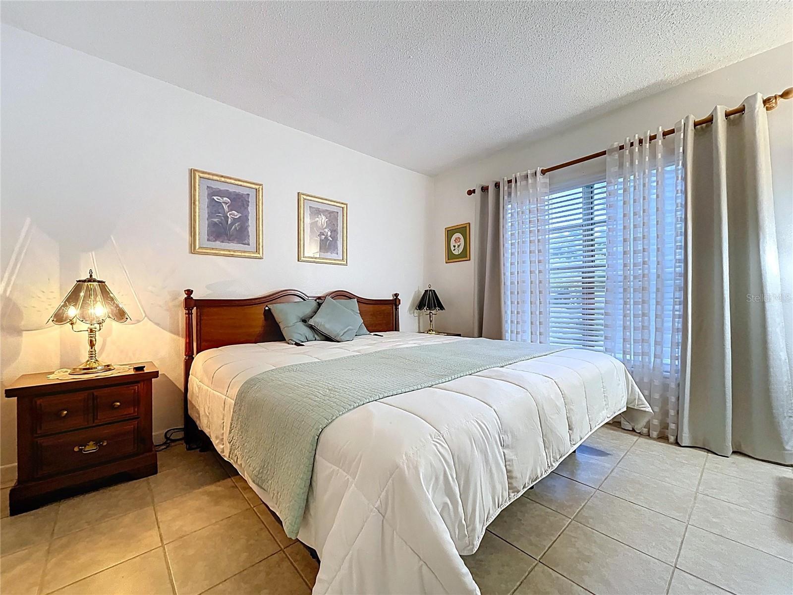 Image 19 of 36 For 4916 Sunnybrook Drive 14